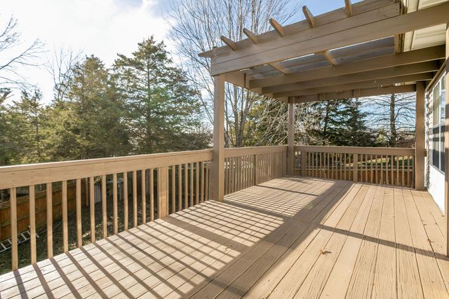 2811 WAYNESBORO DR, Columbia, MO 65202