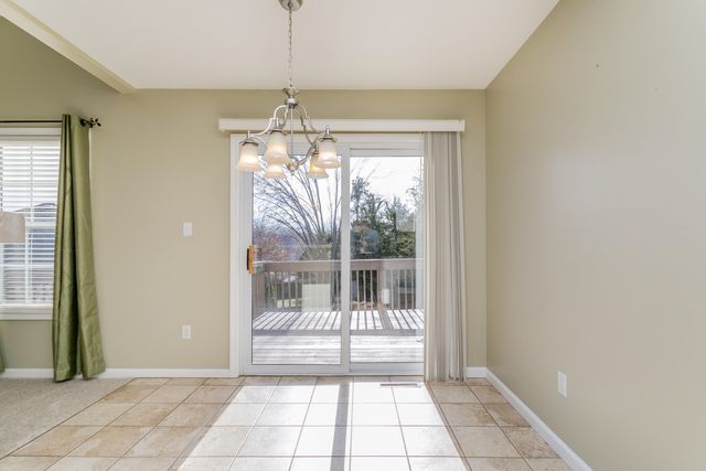 2811 WAYNESBORO DR, Columbia, MO 65202