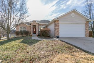 2811 WAYNESBORO DR, Columbia, MO 65202