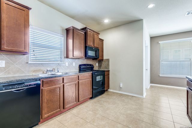 11418 Estufa, San Antonio, TX 78245