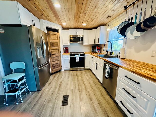 30 Mobleys Bluff Road, Abbeville, SC 29620