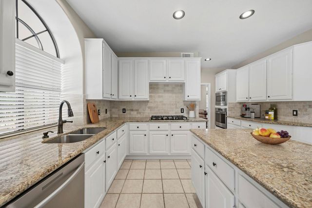 16 Fosters Court, Sugar Land, TX 77479