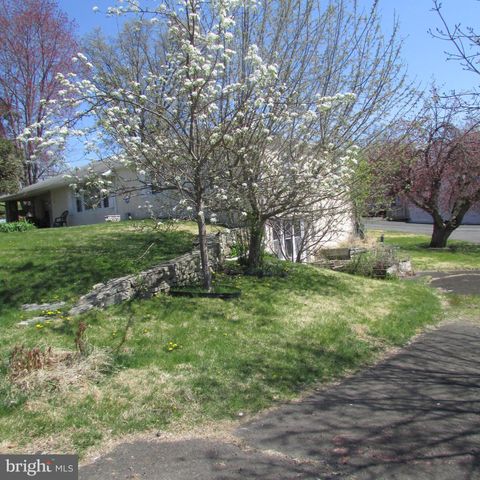 121 WINDSWEPT DR, Feasterville Trevose, PA 19053