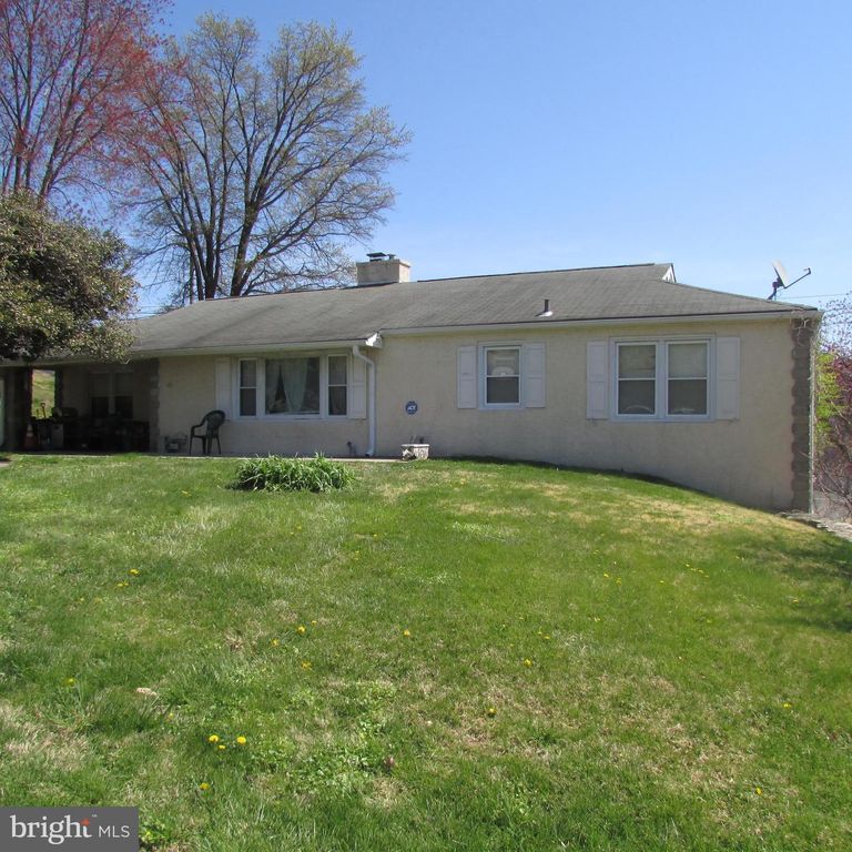 121 WINDSWEPT DR, Feasterville Trevose, PA 19053