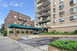 118-18 Union Turnpike 4J, Kew Gardens, NY 11415