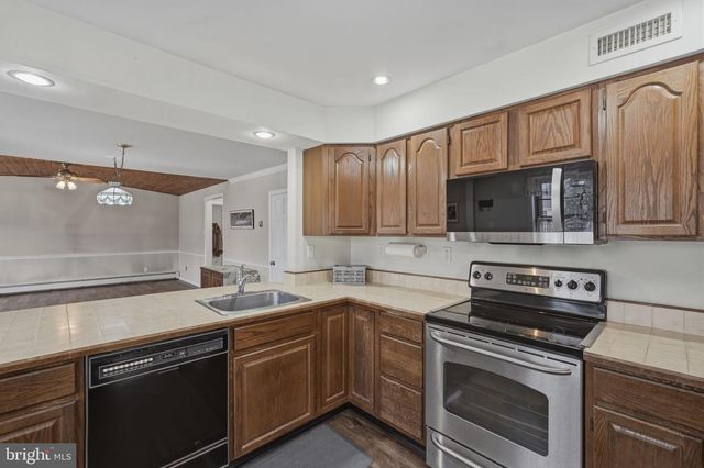 1302 CHERRY LN, Blue Bell, PA 19422