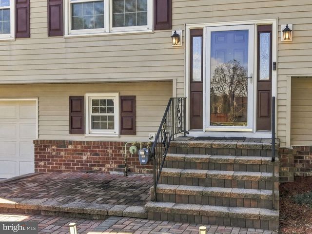 5 MICHELLE CT, Ewing, NJ 08628