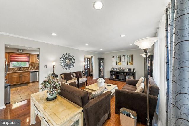 5 MICHELLE CT, Ewing, NJ 08628