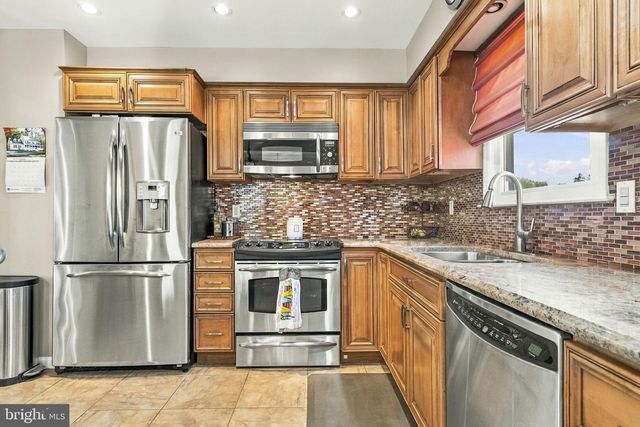 5 MICHELLE CT, Ewing, NJ 08628