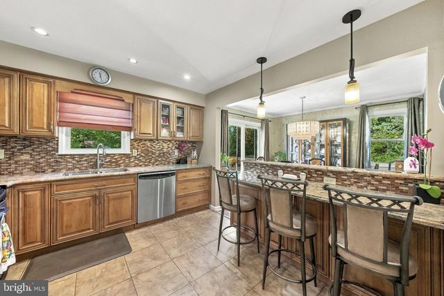5 MICHELLE CT, Ewing, NJ 08628