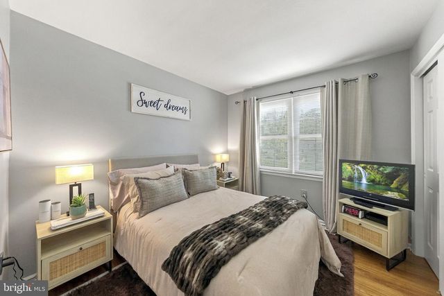 5 MICHELLE CT, Ewing, NJ 08628