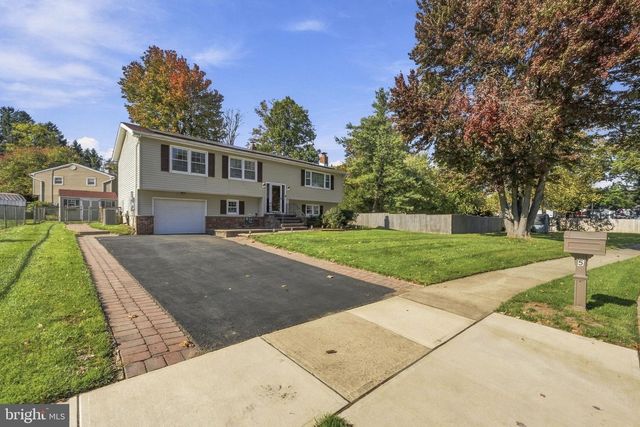 5 MICHELLE CT, Ewing, NJ 08628