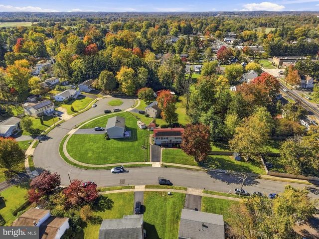 5 MICHELLE CT, Ewing, NJ 08628
