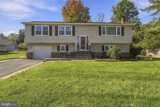 5 MICHELLE CT, Ewing, NJ 08628