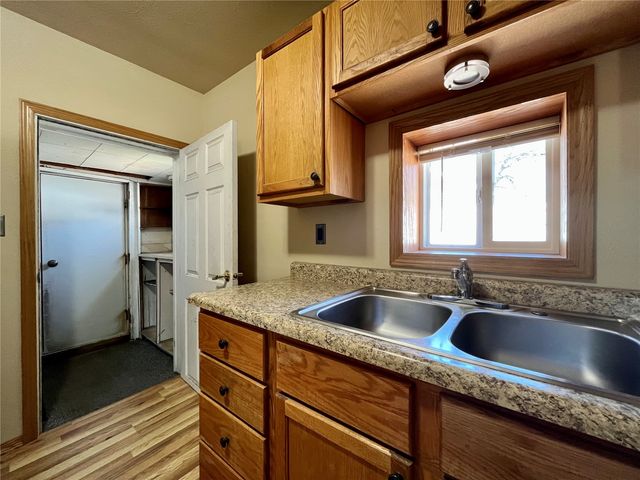 1210 Lincoln Ave, Cedar Rapids, IA 52324