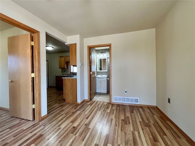 1210 Lincoln Ave, Cedar Rapids, IA 52324