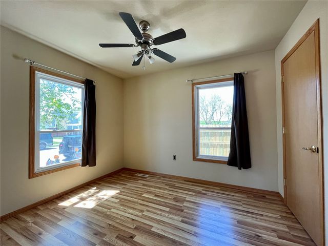 1210 Lincoln Ave, Cedar Rapids, IA 52324