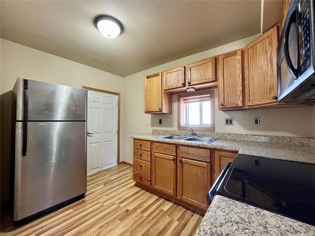1210 Lincoln Ave, Cedar Rapids, IA 52324