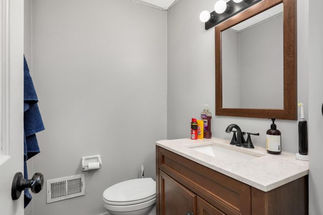 10 Woodpecker Ridge Road, Excelsior, MN 55331