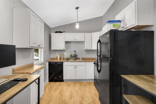 10 Woodpecker Ridge Road, Excelsior, MN 55331