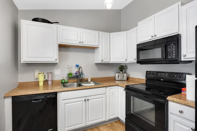 10 Woodpecker Ridge Road, Excelsior, MN 55331