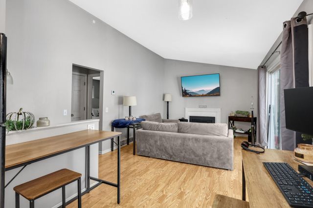 10 Woodpecker Ridge Road, Excelsior, MN 55331