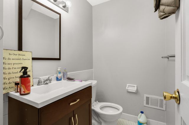 10 Woodpecker Ridge Road, Excelsior, MN 55331