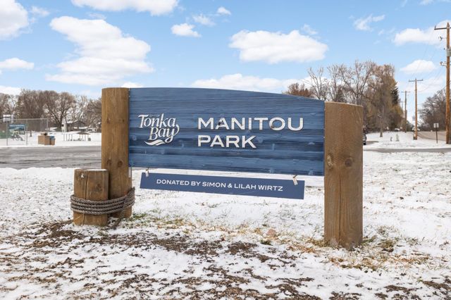 10 Woodpecker Ridge Road, Excelsior, MN 55331