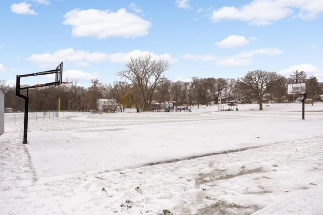 10 Woodpecker Ridge Road, Excelsior, MN 55331