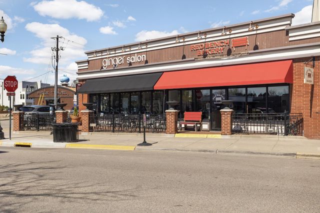 10 Woodpecker Ridge Road, Excelsior, MN 55331