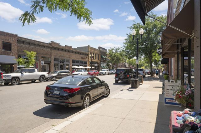 10 Woodpecker Ridge Road, Excelsior, MN 55331