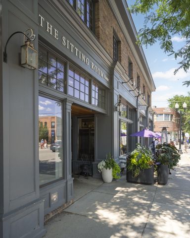 10 Woodpecker Ridge Road, Excelsior, MN 55331