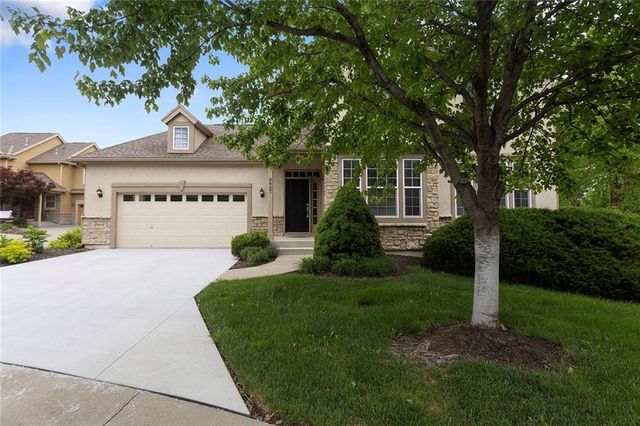 9827 Nieman Place, Overland Park, KS 66214