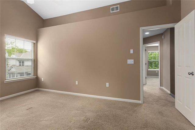 9827 Nieman Place, Overland Park, KS 66214