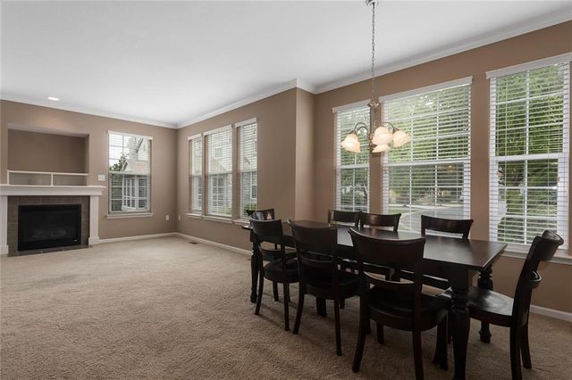 9827 Nieman Place, Overland Park, KS 66214