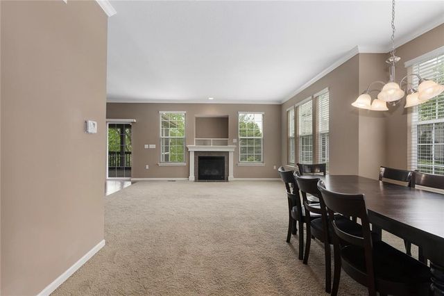 9827 Nieman Place, Overland Park, KS 66214