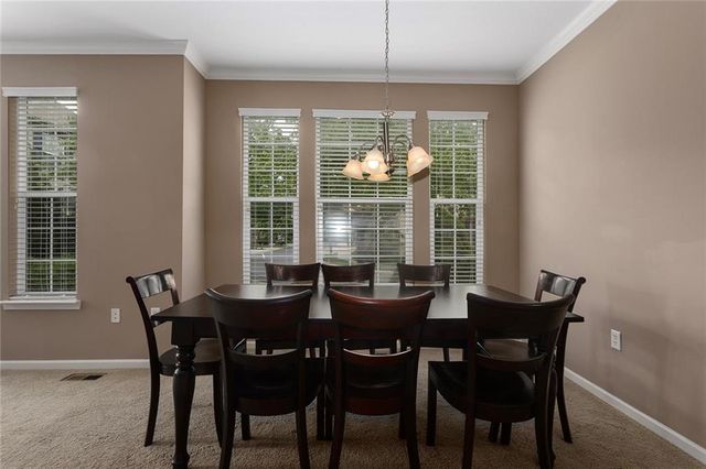 9827 Nieman Place, Overland Park, KS 66214