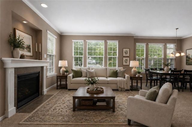 9827 Nieman Place, Overland Park, KS 66214