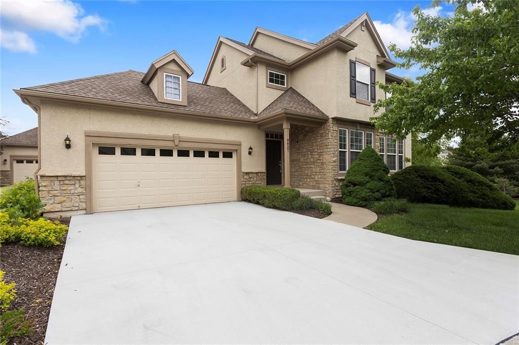 9827 Nieman Place, Overland Park, KS 66214