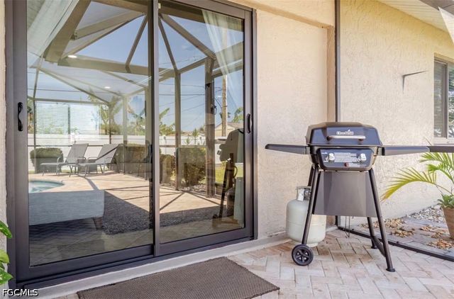 203 SE 43rd TER, Cape Coral, FL 33904