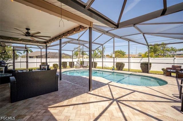 203 SE 43rd TER, Cape Coral, FL 33904