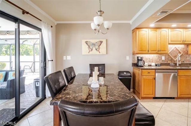 203 SE 43rd TER, Cape Coral, FL 33904