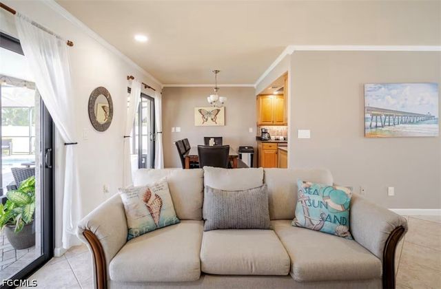 203 SE 43rd TER, Cape Coral, FL 33904