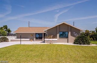 203 SE 43rd TER, Cape Coral, FL 33904