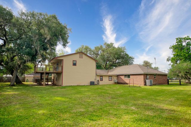 3836 Brazos River Road CR400, Jones Creek, TX 77541