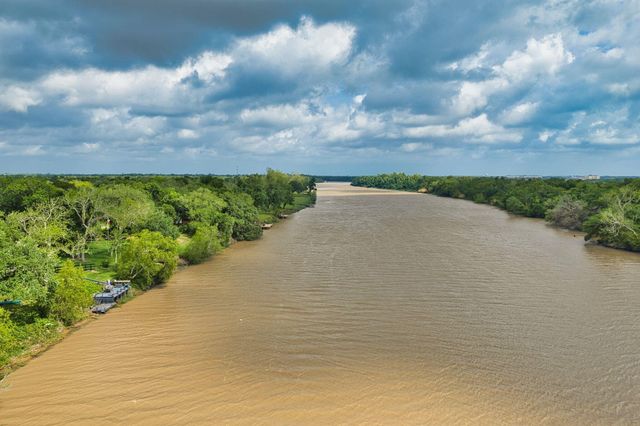 3836 Brazos River Road CR400, Jones Creek, TX 77541