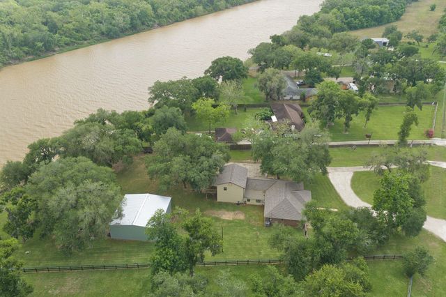 3836 Brazos River Road CR400, Jones Creek, TX 77541