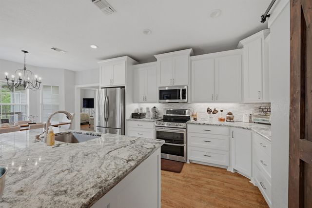 106 Shoshone Drive, Lake Kiowa, TX 76240