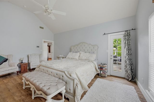 106 Shoshone Drive, Lake Kiowa, TX 76240