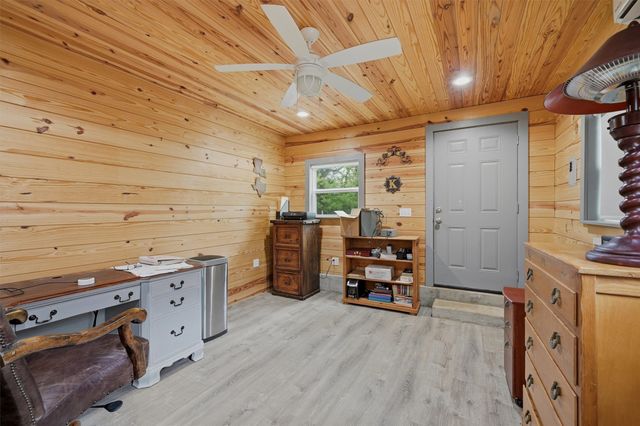 106 Shoshone Drive, Lake Kiowa, TX 76240